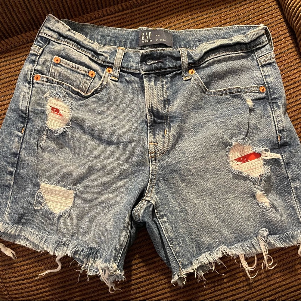 Adorable Gap Denim 5” Cut Off Shorts Size 4